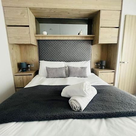 Villa Hideaway Retreat With Hot Tub York Esterno foto