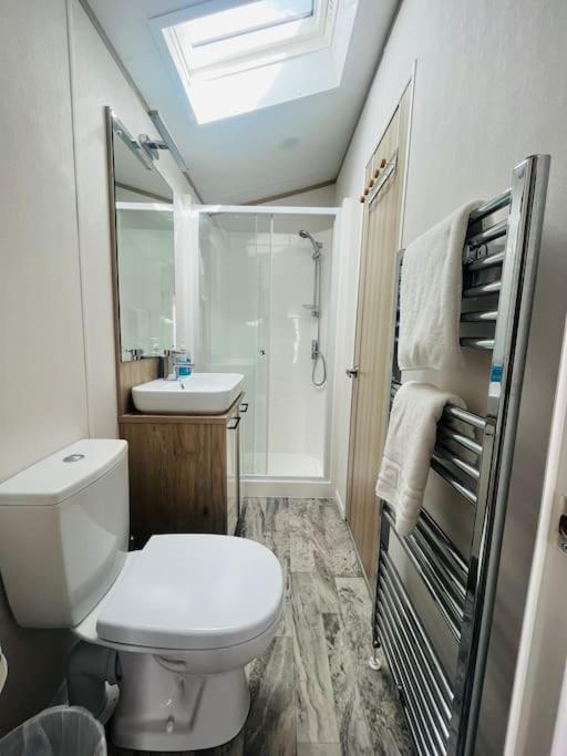 Villa Hideaway Retreat With Hot Tub York Esterno foto